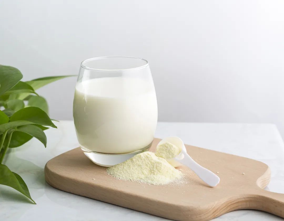 牛奶、奶粉到底有什么区别？该怎么选？-牛奶奶粉的区别