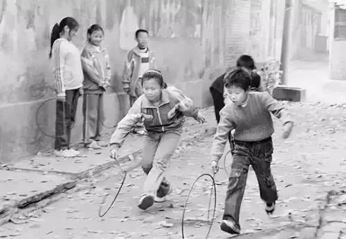 1968年出生，属猴，和同龄人一起，穿越回到八十时代看看吧-68年属猴的命好吗