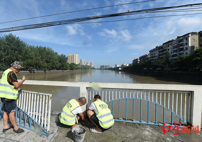 这几天的雨有多大？下了今年1/4的量 周六起，成都还有强降水-成都好久下雨降温
