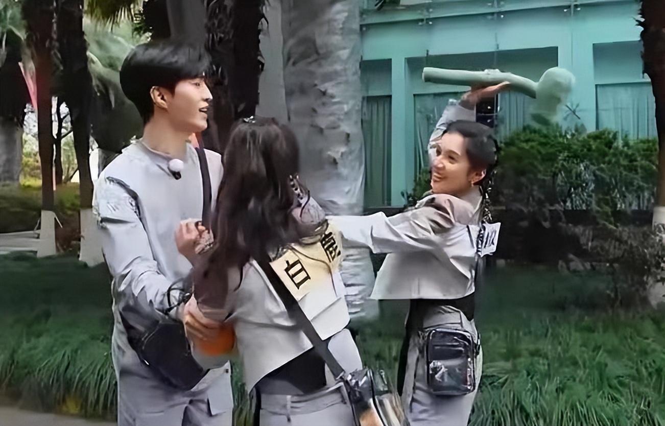 李晨“跑男”游戏中疑不尊重女性，事后紧急道歉，评论区却沦陷了-李晨在跑男里和谁关系最好