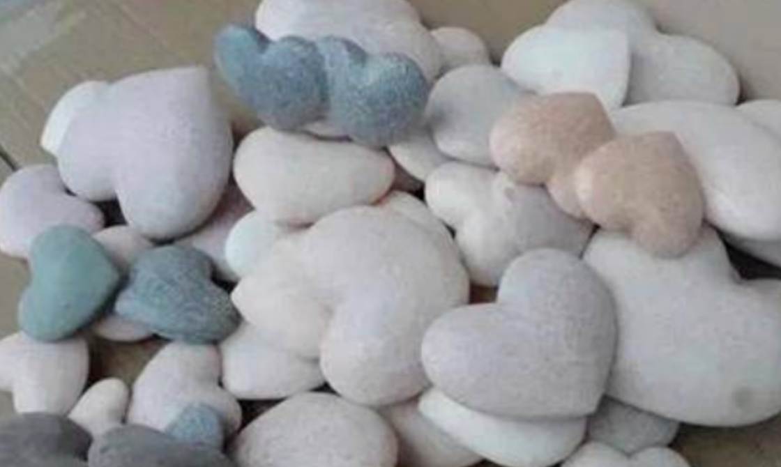 李晨为“女生是累赘”道歉，评论区沦陷，牵扯出张雨绮李雪琴杨笠-李晨的女生