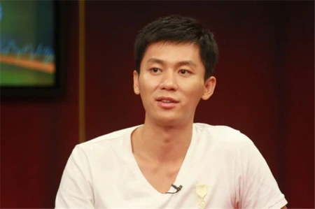 李晨“隐藏”多年身份曝光，原来不只是简单的演员，人生经历丰富-李晨个人经历