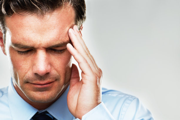 还在被偏头痛折磨吗？4个方法有效缓解-偏头痛太折磨人了