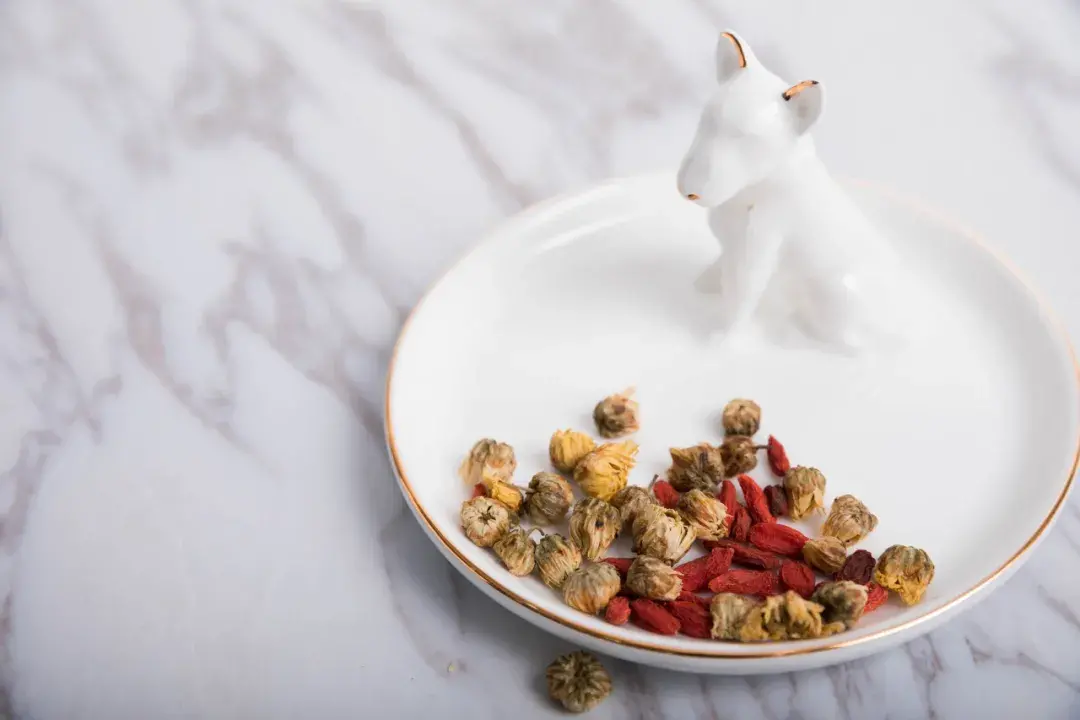 肝不好的人，平时尽量常吃4物！肝脏健康，脸色好了、眼睛更亮（肝不好的人吃什么食材最好）