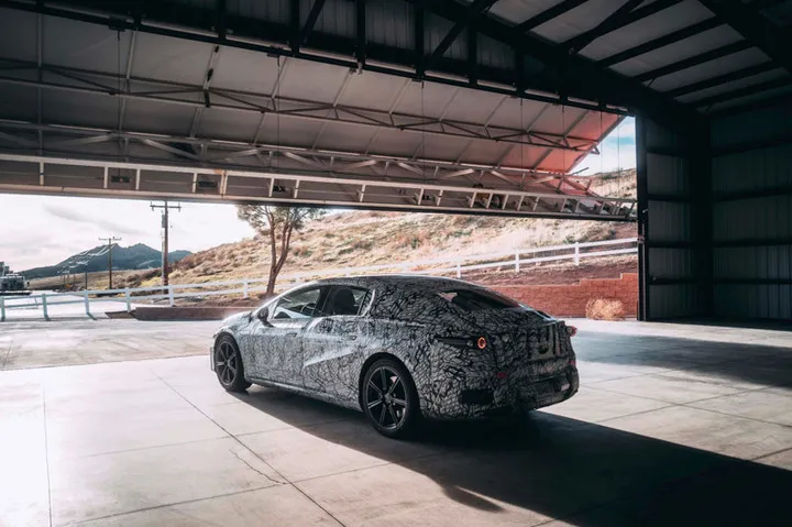 EV晨报 | 国产Model 3降价至24.99万元；蔚来9月交付4708台；奔驰将自研汽车操作系统（特斯拉狂降16万 1天卖出蔚来1年销量 蔚来官方喊话）