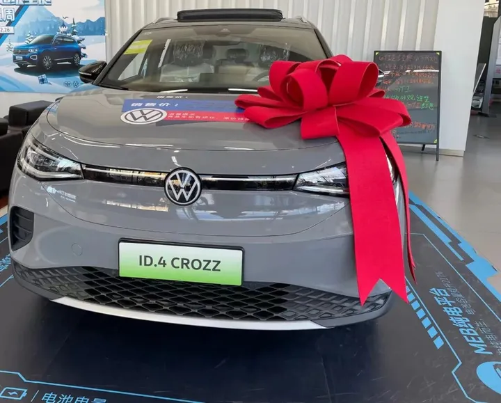 自主新能源车多在涨价，合资新能源车价格却普降，有车型降价 9 万元，哪些原因导致的？（新能源汽车合资车）