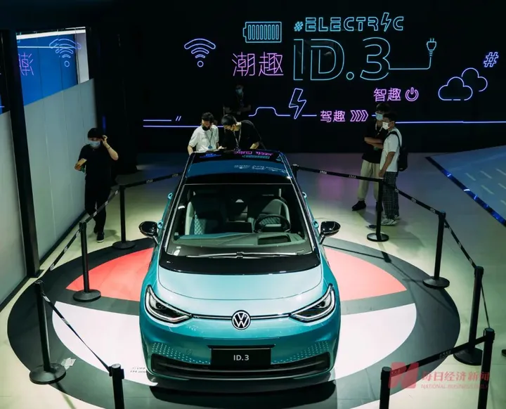 自主新能源车多在涨价，合资新能源车价格却普降，有车型降价 9 万元，哪些原因导致的？（新能源汽车合资车）