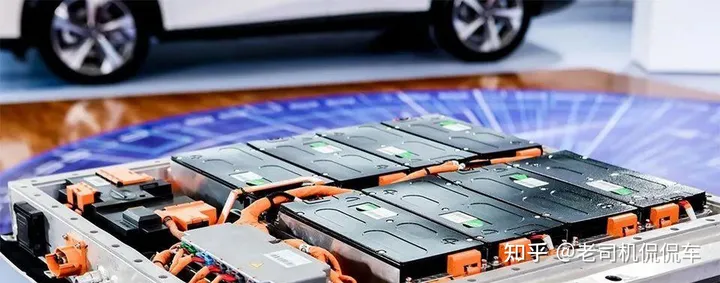 别急着买车！新能源车降价潮要来了！新型电池成本降低40%（新能源降价原因）