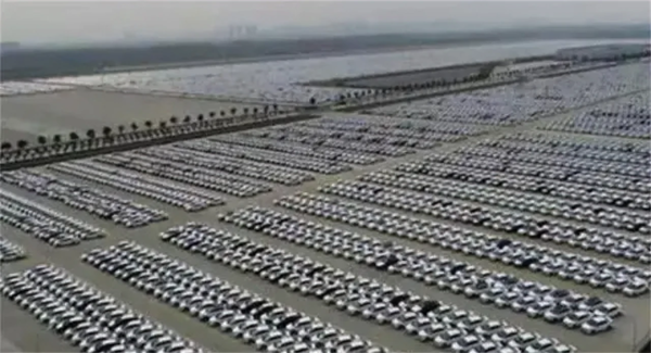 库存增多锂价下跌 新能源汽车会迎来新一轮降价潮吗？（锂电池对新能源汽车的发展）