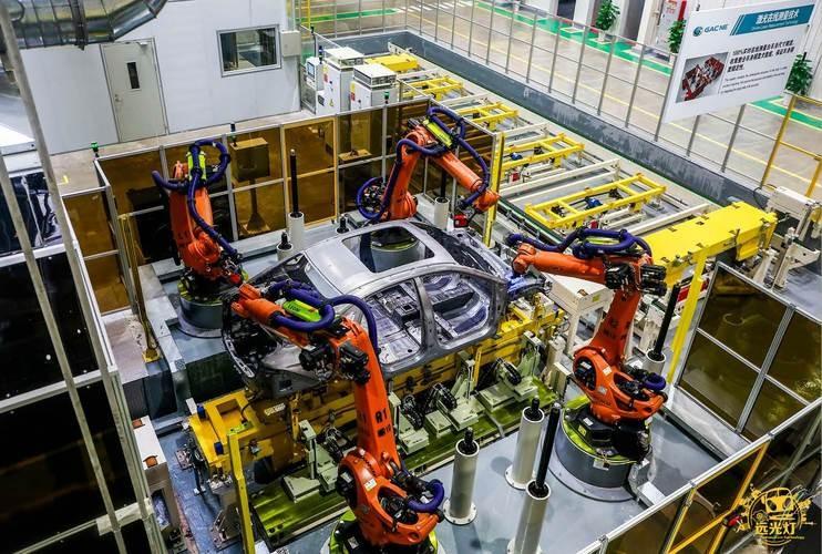 电池价格开降了，新能源车为何还不降价？厂商是在等车锈在厂里吗（新能源为什么一直跌这两天）