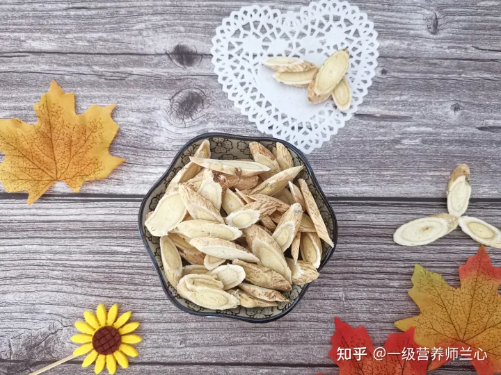 黄芪有哪5大作用？北芪和南芪一样吗？怎么吃更好？哪些人不适合（黄芪南芪和北芪有什么区别）