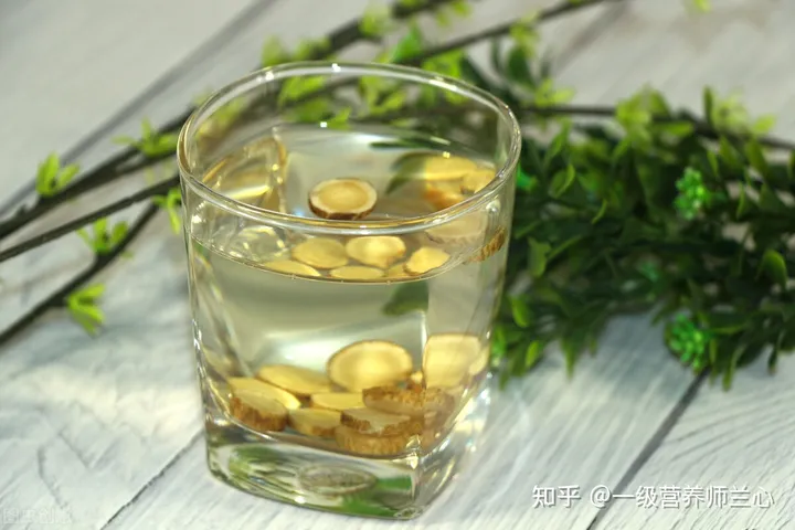 黄芪有哪5大作用？北芪和南芪一样吗？怎么吃更好？哪些人不适合（黄芪南芪和北芪有什么区别）