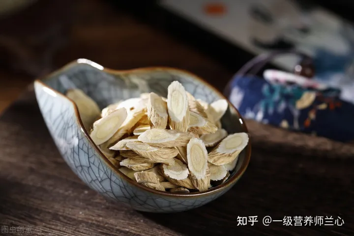 黄芪有哪5大作用？北芪和南芪一样吗？怎么吃更好？哪些人不适合（黄芪南芪和北芪有什么区别）