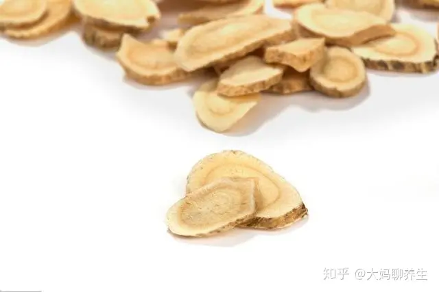 黄芪的功效 ？（黄芪的功效和用处禁忌）