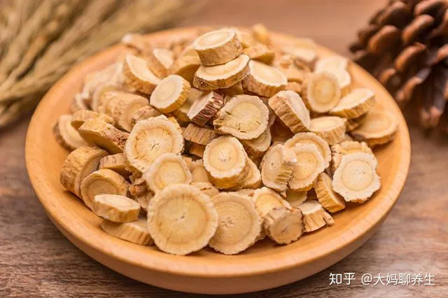 黄芪的功效 ？（黄芪的功效和用处禁忌）