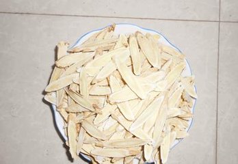 黄芪的功效与作用及食用方法、黄芪泡水喝的功效悉数分享（黄芪的功效与作用及禁忌,用法及用量）