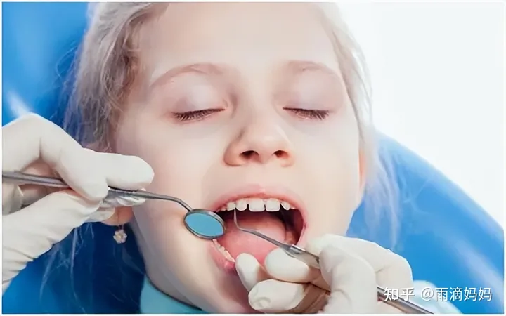 10岁娃用“牙洞修复牙膏”后损失6颗牙，这种智商税可别再交了（补洞牙膏有用吗）