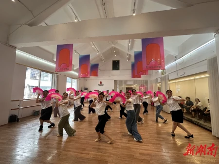 张家界原创广场舞公益培训开班-张家界up舞蹈工作室