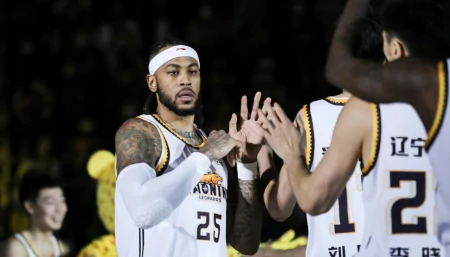 CCTV5+直播，辽宁战山东全力复仇，郭艾伦回归，杨鸣首次满编阵容-辽宁对战山东直播