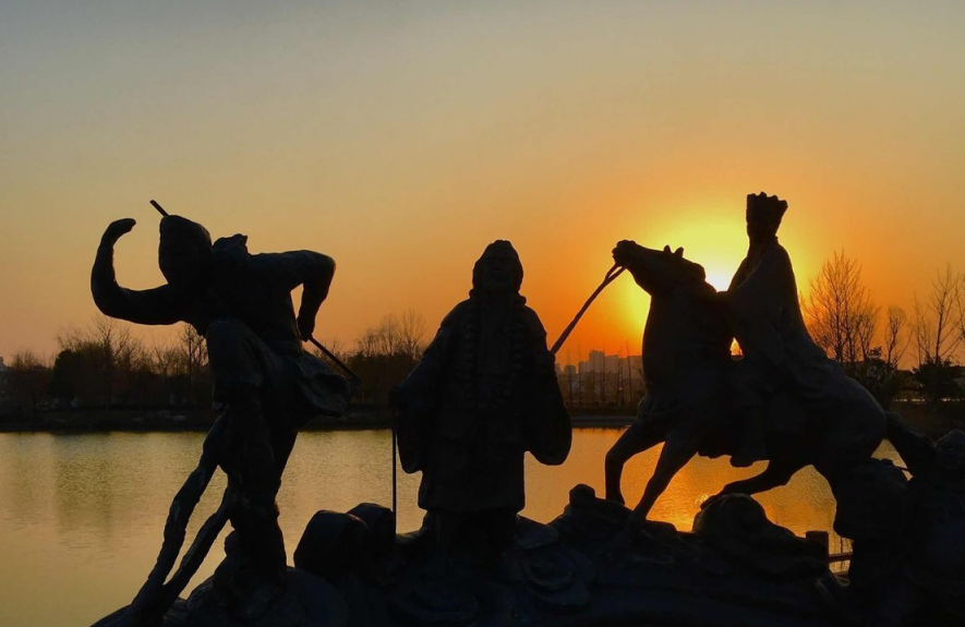 《西游记》▏最诡异的是妖怪的“保护伞”：从真假国王到真假唐僧（西游记遇到的妖怪顺序来历）