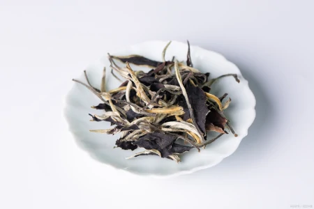 珍稀白茶和安吉白茶：白茶中的两颗璀璨明珠-安吉珍稀白茶250克铁盒价格表