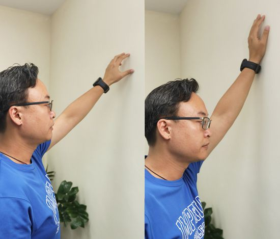 肩膀经常痛？3个动作自测肩周炎，4个拉筋动作告别肩周炎（肩周拉伤怎么治疗锻炼）