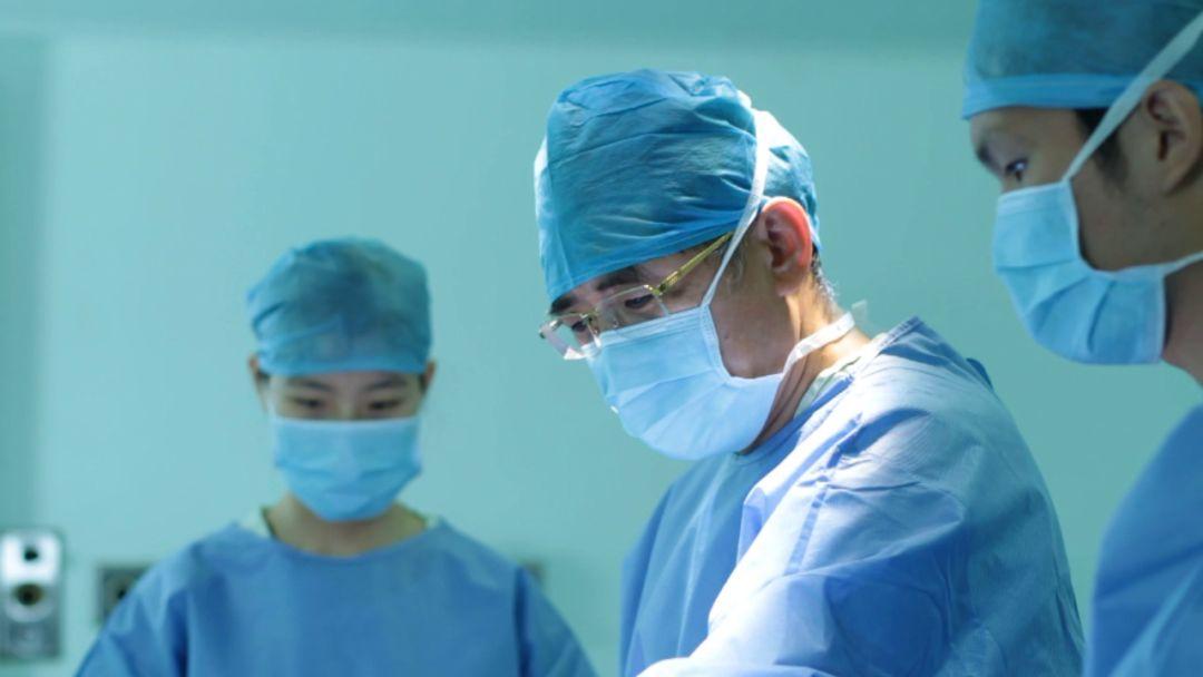 哪些动作有利于缓解肩周炎症状？这八个动作收藏起来（治疗肩周炎的运动器材）