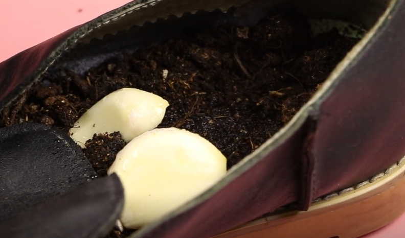 不穿的旧鞋子别急着扔，留在家里“真省钱”，婆婆见了直夸好啊！-扔旧鞋子十大忌讳