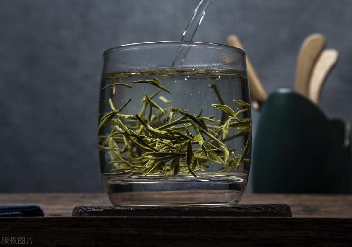 中国10大名茶排名，大红袍居首，龙井紧随其后，谁是第三昵？（中国的十大名茶排名）