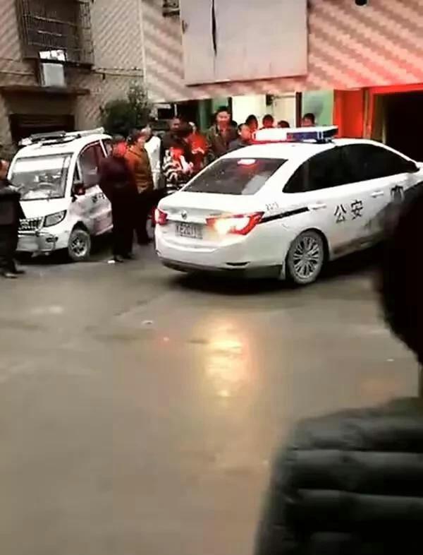 补课再酿惨剧：湖南洞口高一女生尖刀刺向父亲-湖南洞口高中怎么收费的