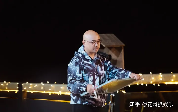 陶虹翻车之后，徐峥也被曝出，是TST公司支线红酒品牌的代言人（徐峥陶虹婚礼）