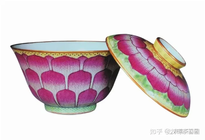 瓷器上的莲花（瓷器上的莲花）