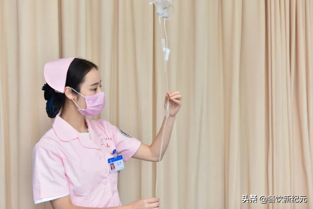 医生们都吃啥？90后护士晒医院伙食：牛羊肉已吃腻，蔬菜更受欢迎（医生一般喜欢吃什么零食和水果）