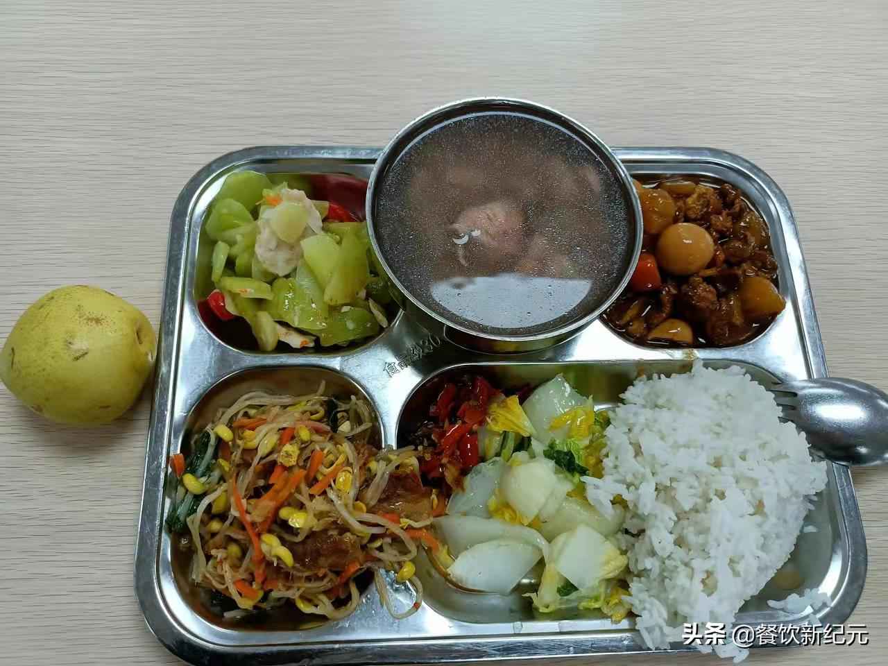 医生们都吃啥？90后护士晒医院伙食：牛羊肉已吃腻，蔬菜更受欢迎（医生一般喜欢吃什么零食和水果）