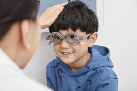 电子产品云集的当下，怎么样才能保护孩子的眼睛-孩子使用电子产品的利与弊