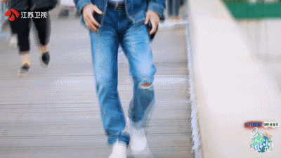 72岁吴尊爸爸首次曝光，竟然比39岁儿子还要帅！（吴尊父亲年轻照片）