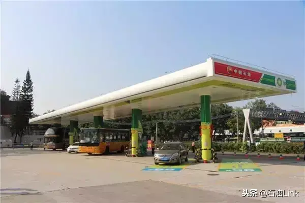 中国又引进了一种高端汽油，国内3亿汽车主将受益-中国引进汽车生产线