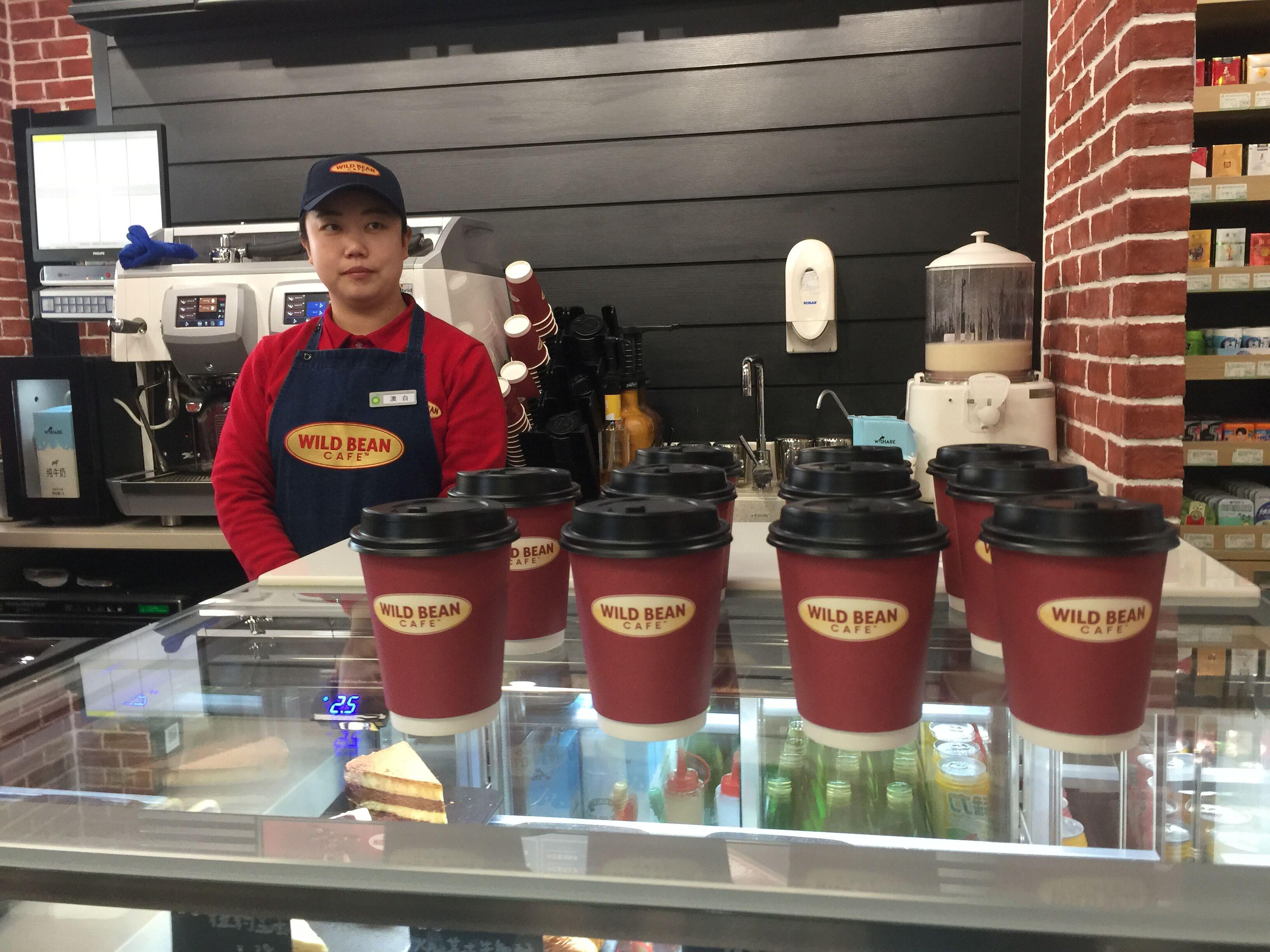 BP加油站在山东运营  咖啡上车、电动车充电桩等一个不少-济南bp加油站价格