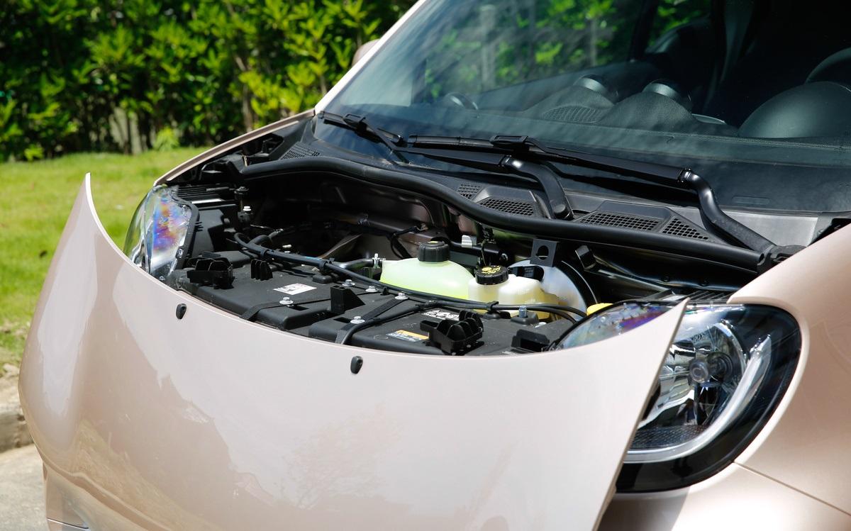 城市小精灵真的是操控噩梦还是过度黑化？停车方便真香！-代步小精灵电动车