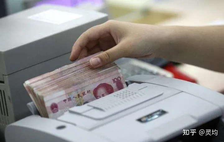 把钱存银行也不安全了？这5家出问题的银行，有你存钱的银行吗？（钱存在银行有风险吗）