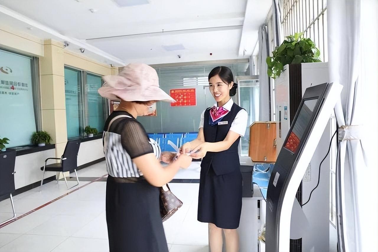 这五家银行“有问题”？银保监曾点名“批评”，普通人存钱需留心（那六家银行出问题了）