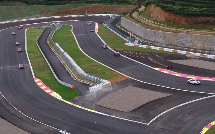 带5个问题抢试领克01-领克01试驾感受