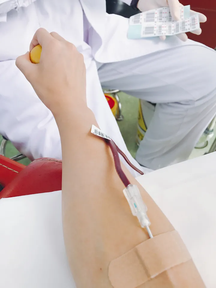 献血是怎样一种体验 ？  拓展生命的维度（献血细节过程视频）