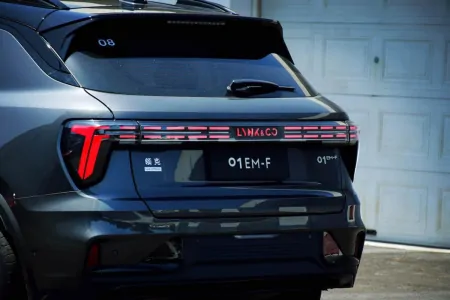 为用户构建起一道生命防线，领克01凭何成为家用SUV的可靠首选？-领克01系列