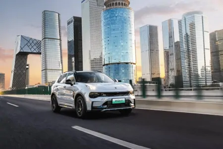 为用户构建起一道生命防线，领克01凭何成为家用SUV的可靠首选？-领克01系列