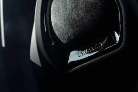 为用户构建起一道生命防线，领克01凭何成为家用SUV的可靠首选？-领克01系列