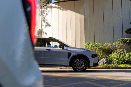 为用户构建起一道生命防线，领克01凭何成为家用SUV的可靠首选？-领克01系列