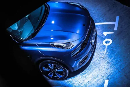 为用户构建起一道生命防线，领克01凭何成为家用SUV的可靠首选？-领克01系列