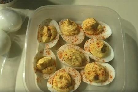 250斤的女生尝试鸡蛋减肥法，每天单吃鸡蛋，3天减轻了6斤（鸡蛋减肥法每天吃几个）