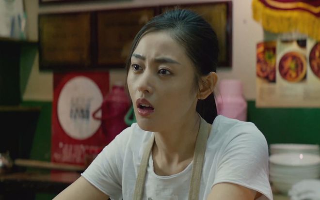 张天爱：我减肥有个办法，只吃白煮鸡蛋加黄瓜，一星期瘦10到15斤（张天爱只吃鸡蛋和黄瓜）